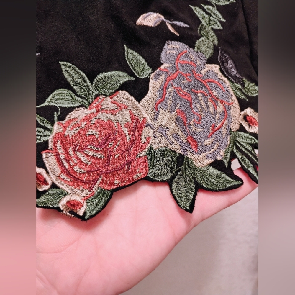 Floral Embroidered Black Skirt - Picture 4 of 7